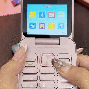 MINI CELULAR PLEGABLE TIPO FLIP – ULTRA COMPACTO Y FÁCIL DE USAR | ENVÍO GRATIS 🇬🇹